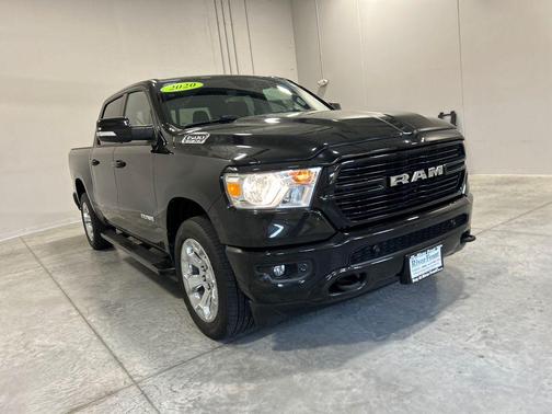 Diamond Black Crystal Pearlcoat 2020 RAM 1500 Big Horn/Lone Star