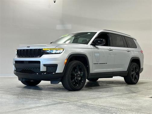 2023 Jeep Grand Cherokee L Laredo