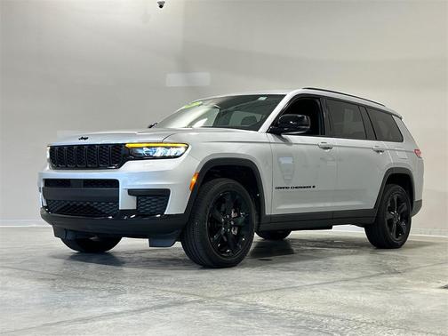 2023 Jeep Grand Cherokee L Laredo