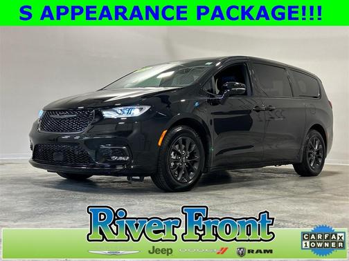 2024 Chrysler Pacifica Hybrid Select