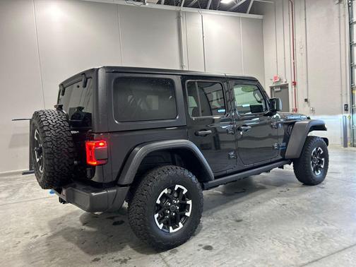 Black Clearcoat 2025 Jeep Wrangler 4xe Rubicon