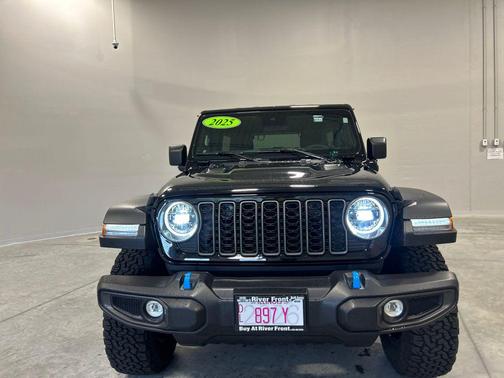 Black Clearcoat 2025 Jeep Wrangler 4xe Rubicon
