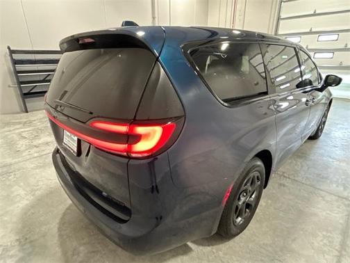 2022 Chrysler Pacifica Hybrid Limited
