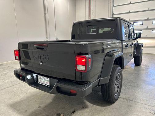 Black Clearcoat 2026 Jeep Gladiator Sport S