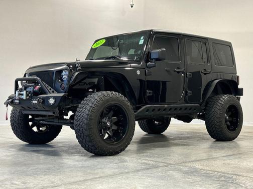 Black Clearcoat 2013 Jeep Wrangler Unlimited Sahara
