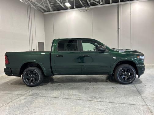 Serrano Green Metallic 2026 RAM 1500 Big Horn/Lone Star