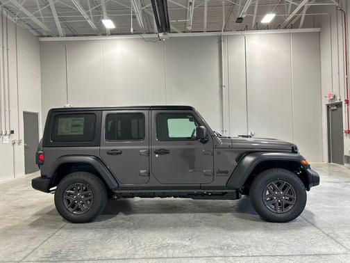 Granite Crystal Metallic Clearcoat 2026 Jeep Wrangler Sport S