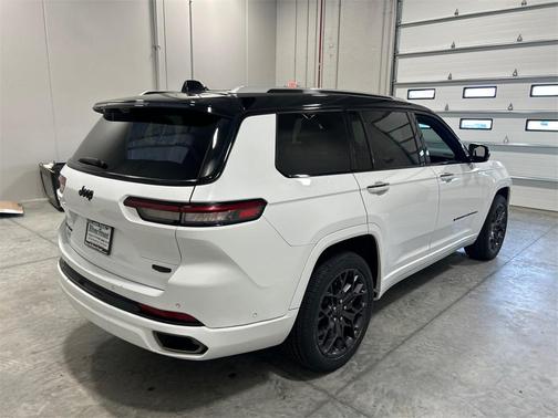 2023 Jeep Grand Cherokee L Summit
