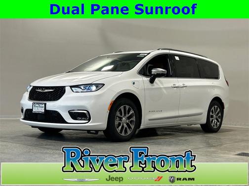 2025 Chrysler Pacifica Hybrid Pinnacle