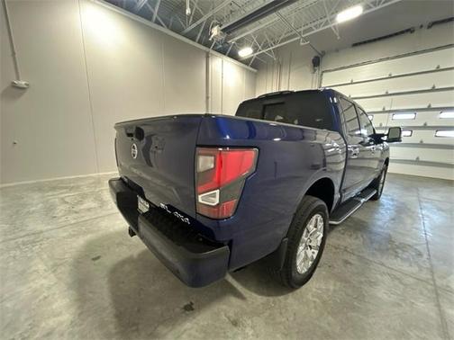 2021 Nissan Titan SL