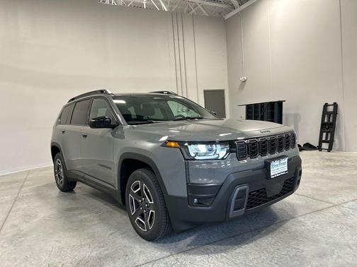 Sting-Gray Clearcoat 2026 Jeep Cherokee Laredo