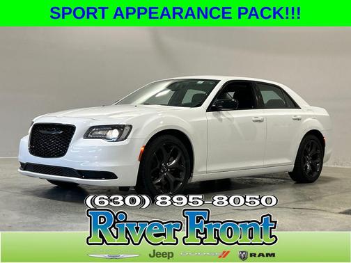 Bright White Clearcoat 2022 Chrysler 300 Touring