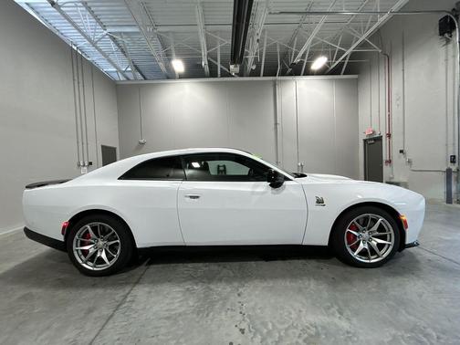 Bright White Clearcoat 2024 Dodge Charger Daytona R/T Scat Pack