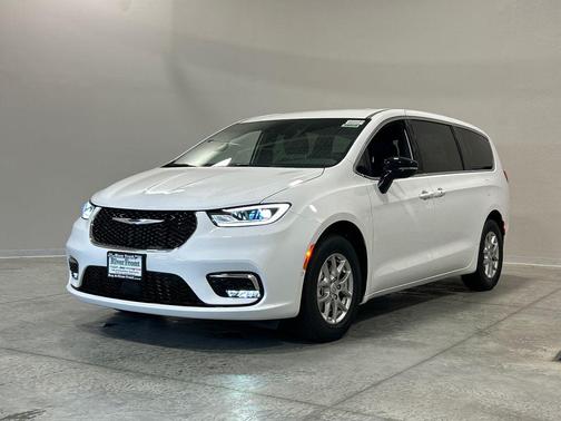 Bright White Clearcoat 2026 Chrysler Pacifica L