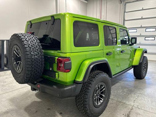 Mojito Clearcoat 2026 Jeep Wrangler Rubicon