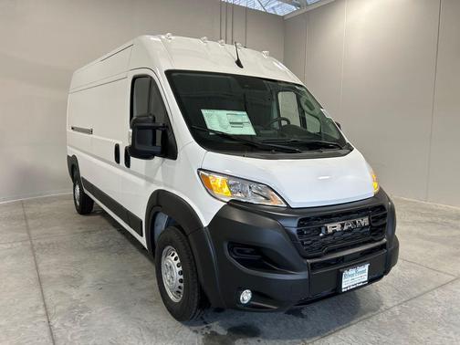 Bright White Clearcoat 2025 RAM ProMaster 2500 Tradesman