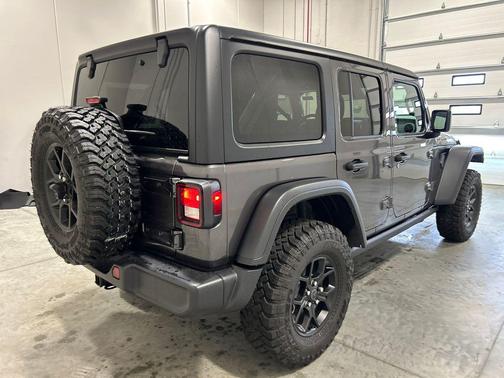 Granite Crystal Metallic Clearcoat 2026 Jeep Wrangler Willys