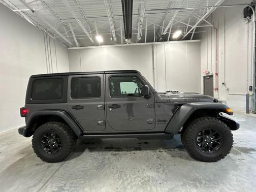Granite Crystal Metallic Clearcoat 2026 Jeep Wrangler Willys