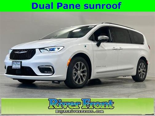 2025 Chrysler Pacifica Hybrid Pinnacle