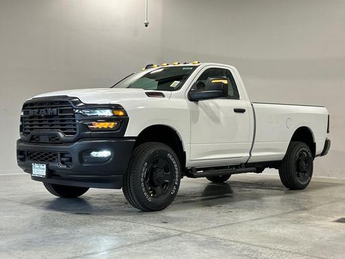 Bright White Clearcoat 2026 RAM 2500 Tradesman Regular Cab 4x4 8' Box