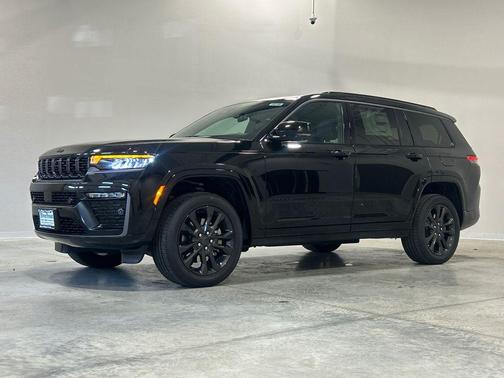 Diamond Black Crystal Pearlcoat 2026 Jeep Grand Cherokee L Limited