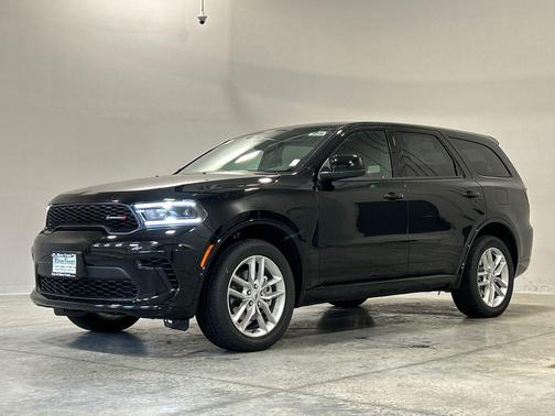 DB Black Crystal Clearcoat 2026 Dodge Durango GT AWD