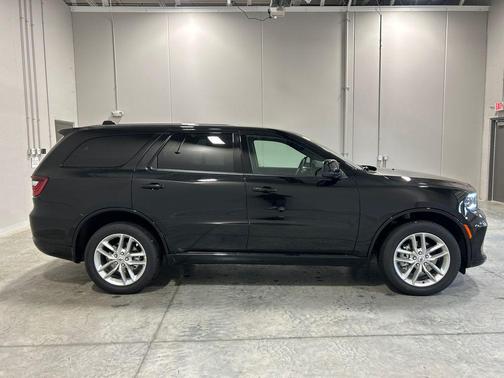 DB Black Crystal Clearcoat 2026 Dodge Durango GT AWD