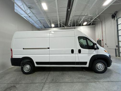Bright White Clearcoat 2026 RAM ProMaster 2500 Tradesman
