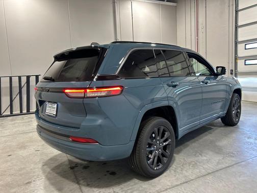Steel Blue 2026 Jeep Grand Cherokee Limited