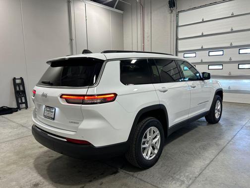 Bright White Clearcoat 2026 Jeep Grand Cherokee L Altitude