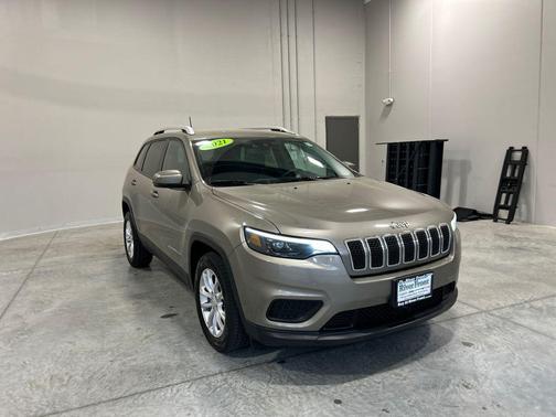 Light Brownstone Pearlcoat 2021 Jeep Cherokee Latitude