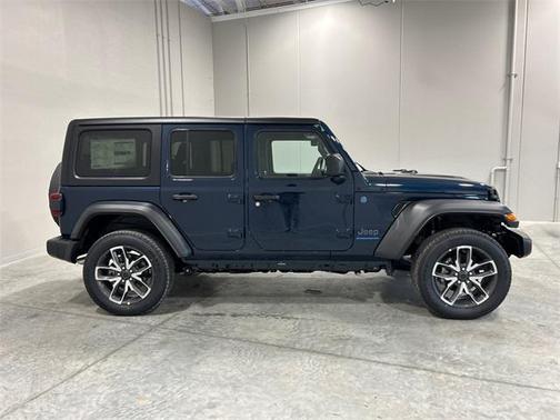 2025 Jeep Wrangler 4xe Sport