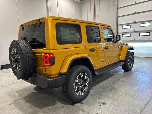 Goldilocks 2026 Jeep Wrangler 4-Door Sahara 4x4