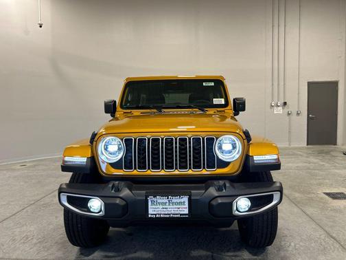 Goldilocks 2026 Jeep Wrangler 4-Door Sahara 4x4