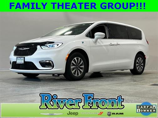 2022 Chrysler Pacifica Hybrid Touring L