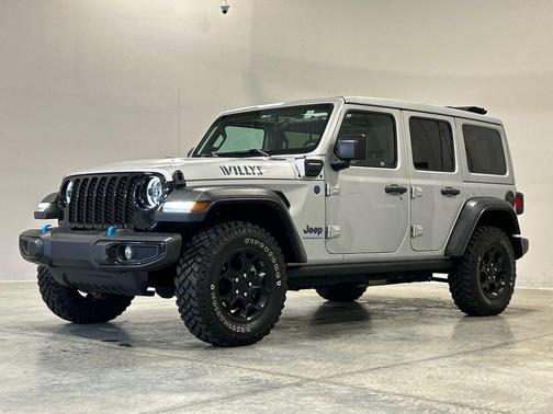 Silver Zynith Clearcoat 2023 Jeep Wrangler 4xe Willys