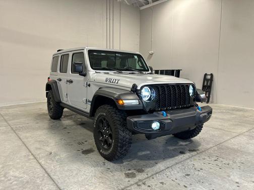 Silver Zynith Clearcoat 2023 Jeep Wrangler 4xe Willys