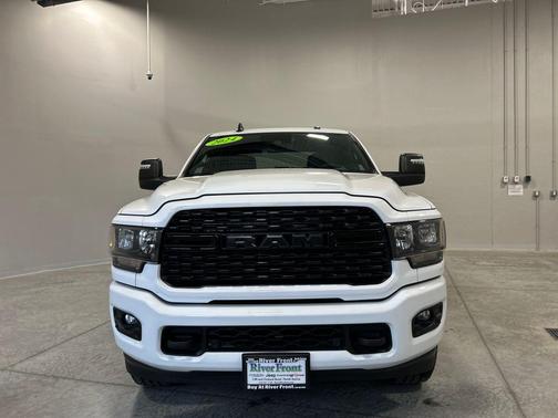 Bright White Clearcoat 2024 RAM 2500 Big Horn Crew Cab 4x4 6'4' Box