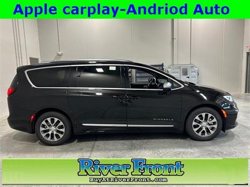 2025 Chrysler Pacifica Hybrid Pinnacle