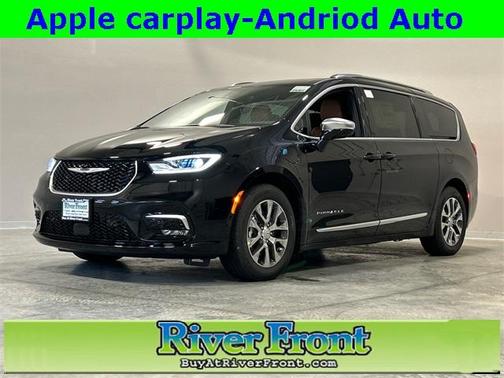 2025 Chrysler Pacifica Hybrid Pinnacle