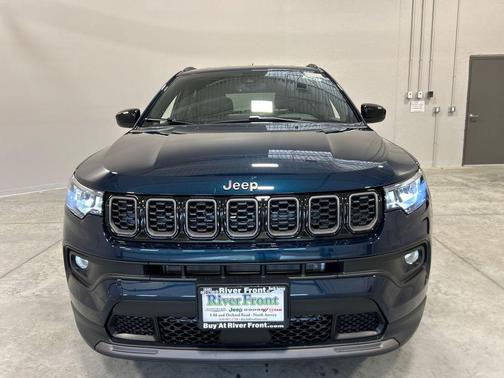 Fathom Blue Pearl Coat 2026 Jeep Compass Sport