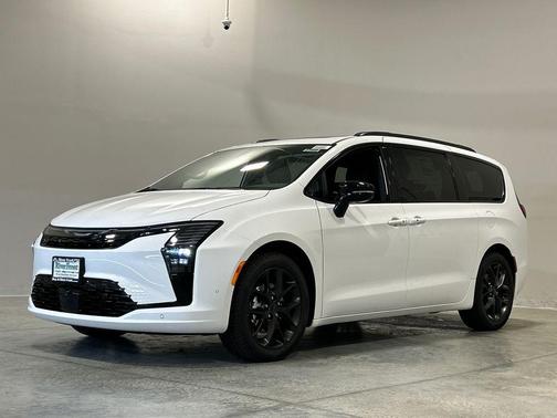 Bright White Clearcoat 2027 Chrysler Pacifica Limited