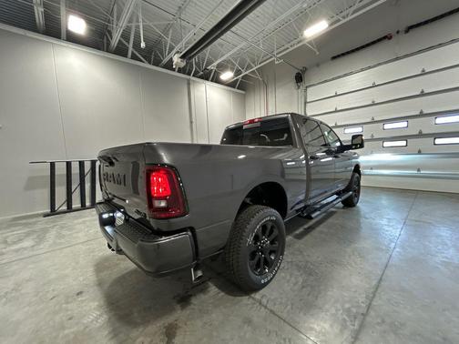 Granite Crystal Metallic Clearcoat 2026 RAM 2500 Black Express Crew Cab 4x4 6'4' Box
