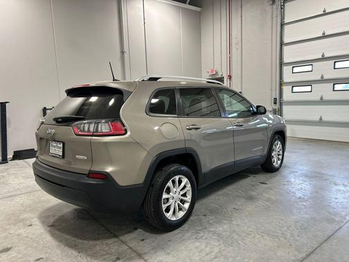 Light Brownstone Pearlcoat 2021 Jeep Cherokee Latitude