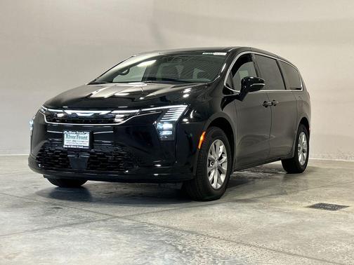 Diamond Black Crystal Pearlcoat 2027 Chrysler Pacifica L