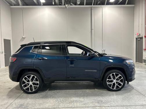 Fathom Blue Pearlcoat 2024 Jeep Compass Limited