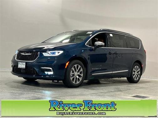 2025 Chrysler Pacifica Hybrid Pinnacle
