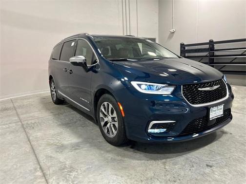 2025 Chrysler Pacifica Hybrid Pinnacle