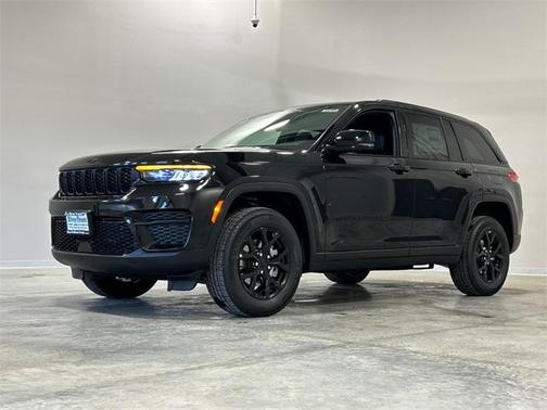 2025 Jeep Grand Cherokee Laredo