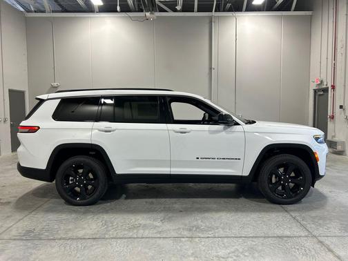 Bright White Clearcoat 2026 Jeep Grand Cherokee L Limited
